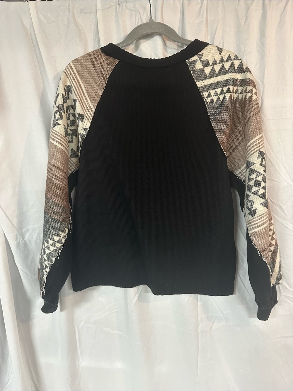 Women's Very J Black Waffle Knit Top with Aztec Print Raglan Sleeves, NWT - Picture 4 of 4